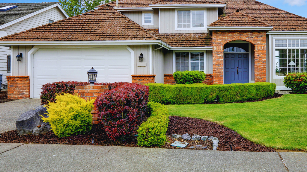 Curb Appeal Tips to Use This Summer Irongate Realtors